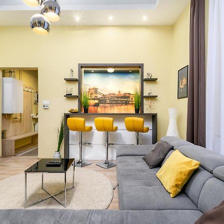 Downtown Deluxe-Two Bedroom Apartment With Sauna Budapest Eksteriør billede